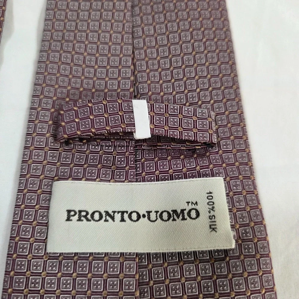 PRONTO UOMO‎ Mens Silk NWOT Tie Geometric Pattern Neck Tie Burgundy Gold Formal
